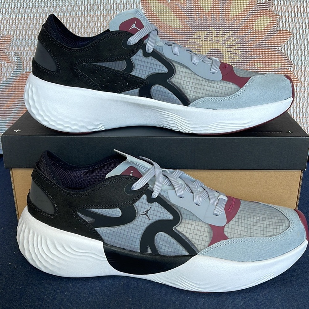 Jordan Delta 3 Low
Black/White/Cherrywood
Red/Wolf Grey
Men's Shoes
DN2647-001